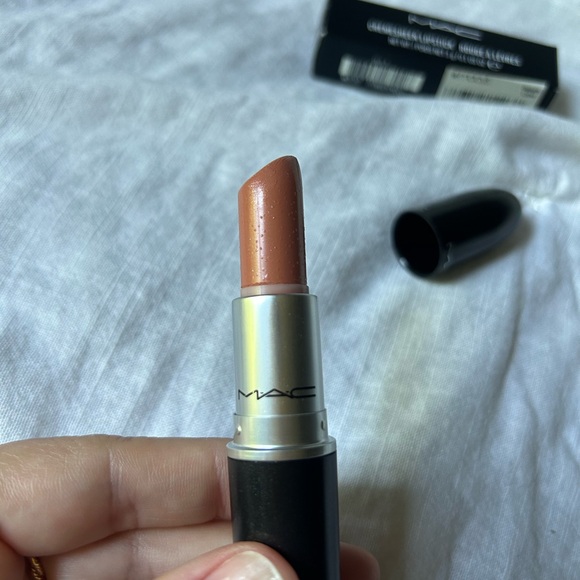 MAC Shy Girl Cremesheen Lipstick - Picture 5 of 10